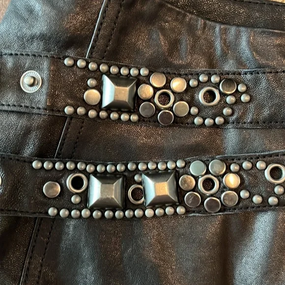 Designer Black cuir leather mini skirt zip front stud belt Nanette Lenore sz 6🔥 - Picture 3 of 13